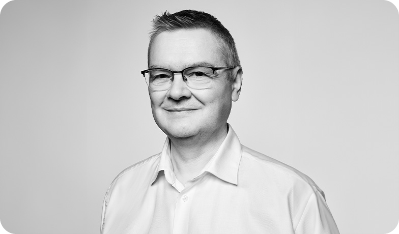 Artur Puszkiewicz Research Director